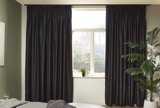 MESA LIVING luxe verduisterend gordijn zwart met haken 150 x 250 cm
